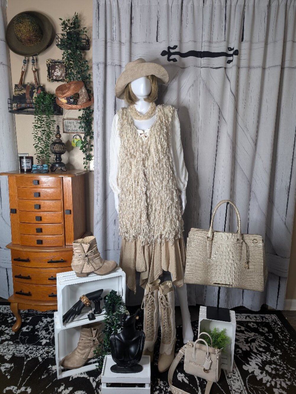 Umgee Fringed Shaggy Vest Cream/Taupe Size LG Preowned